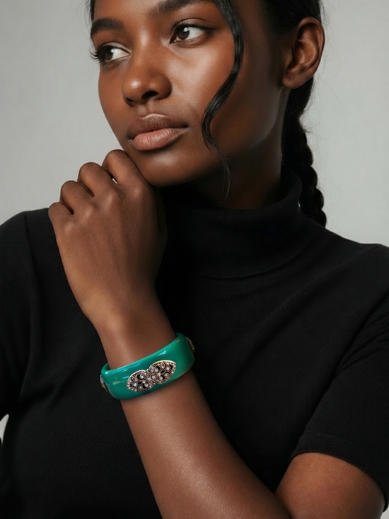 Premier Designs Jewelry - Premier Designs Jewelry Green Acrylic Crystals Chunky Gold BANGLE Bracelet